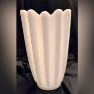 Fostoria Celestial Asymmetric Milk Glass Ribbed Ruffled Mid Century Vase Floral